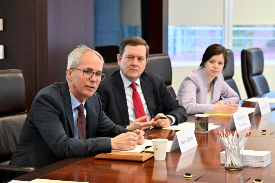 Scott Morris speaks at a CFR roundtable event